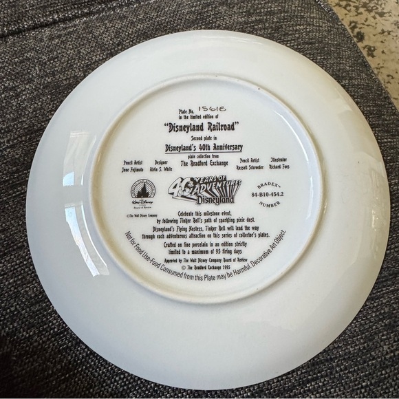 40th Anniversary Disneyland Collector's Plate with Mickey Mouse - Picture 3 of 4